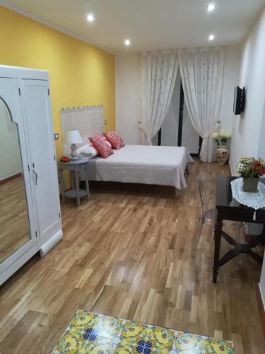 Hostal Salerno Costa D'amalfi Suite