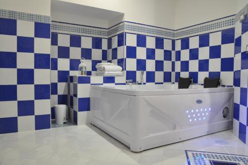 Hostal Salerno Costa D'amalfi Suite