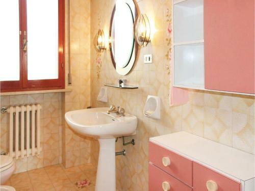Three-bedroom Apartment In San Costanzo (pu)