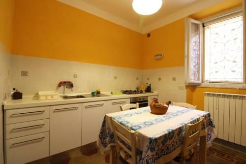 San Feliciano Apartment Sleeps 4