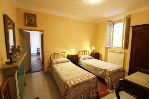San Feliciano Apartment Sleeps 4