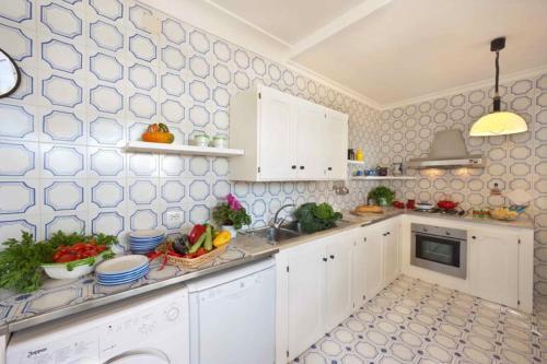 Positano Villa Sleeps 11 Air Con Wifi