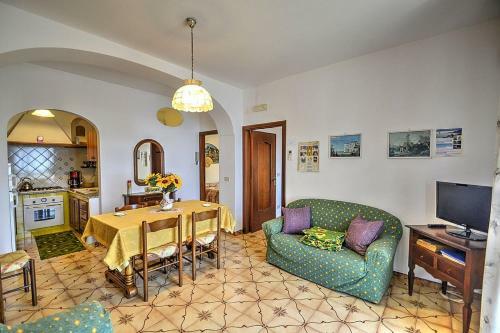 Praiano Villa Sleeps 4 Air Con Wifi