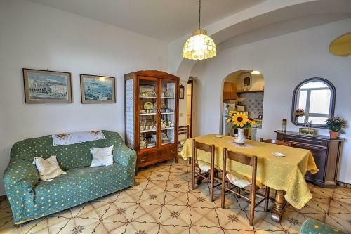 Praiano Villa Sleeps 4 Air Con Wifi