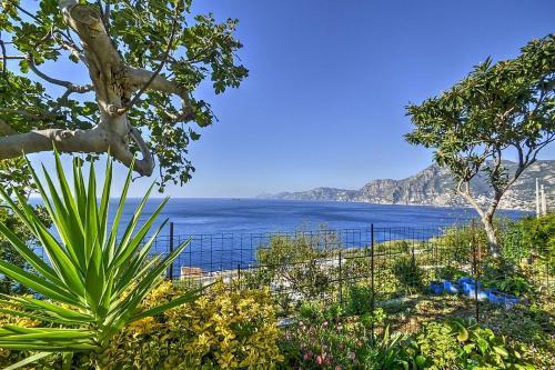 Praiano Villa Sleeps 4 Air Con Wifi