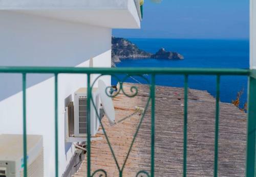 Praiano Apartment Sleeps 5 T721480