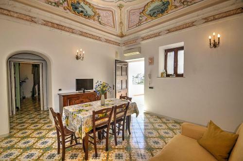Praiano Villa Sleeps 6 Pool Air Con Wifi