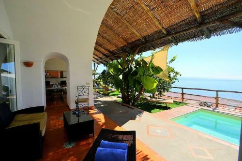 Praiano Villa Sleeps 6 Pool Air Con Wifi