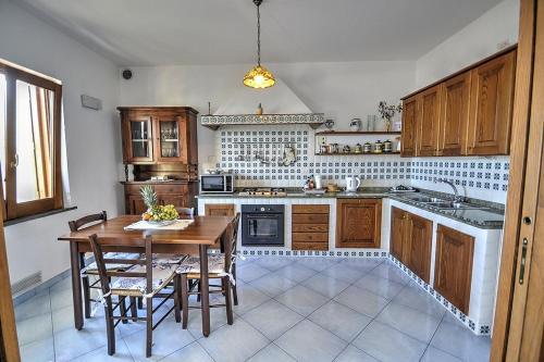 Praiano Villa Sleeps 5 Air Con Wifi