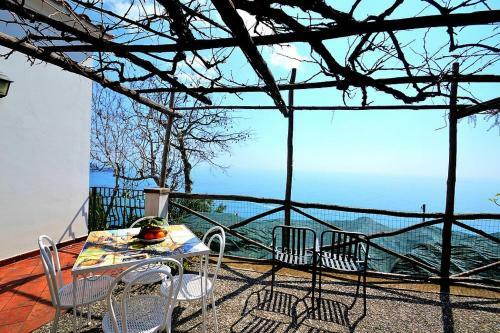 Praiano Villa Sleeps 5 Air Con Wifi