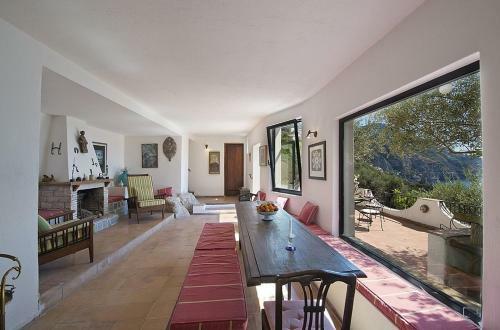 Praiano Villa Sleeps 8 Air Con Wifi