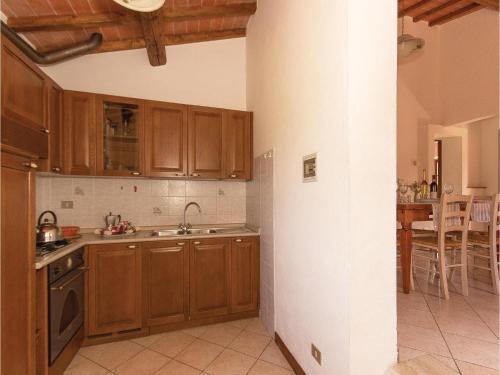 Holiday Apartment Via Delle Colline B