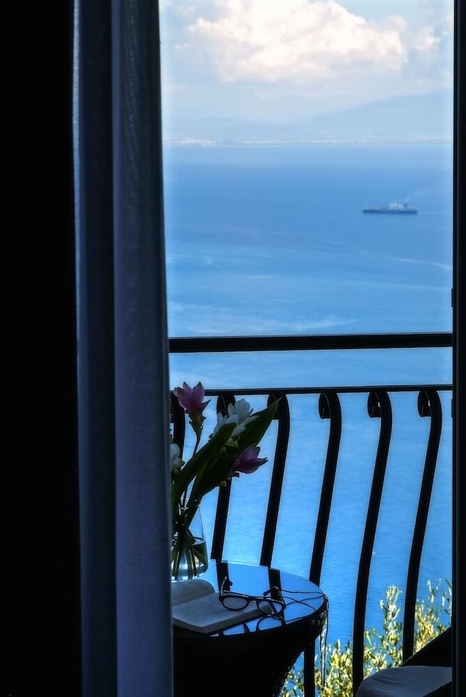 Garden Hotel