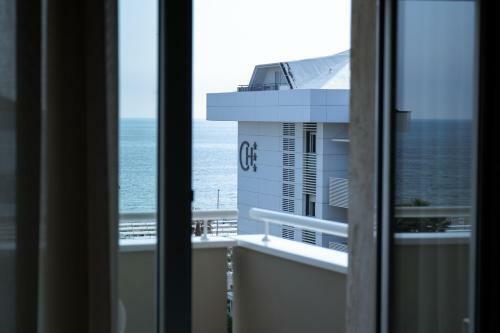 Club Hotel