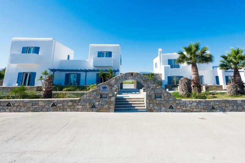 Giannoulaki Village Hotel