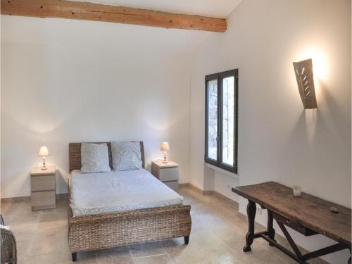 Five-bedroom Holiday Home In Bagnols En Foret