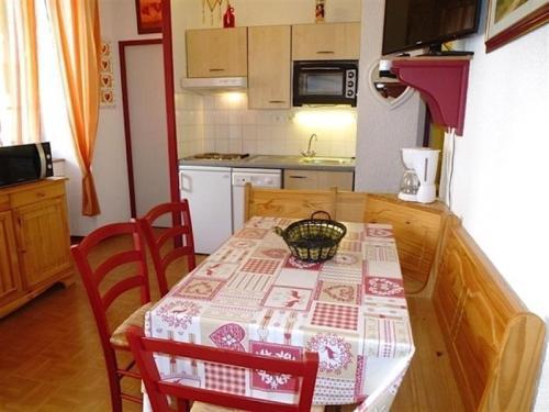 Apartment Appartement Centre Bareges Avec Balcon, 6 Couchages