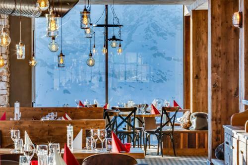 Luxury 8 Bedroom Apartment 380m2 - 2 551m Altitude