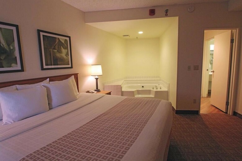 Hotel Baymont By Wyndham Orlando South