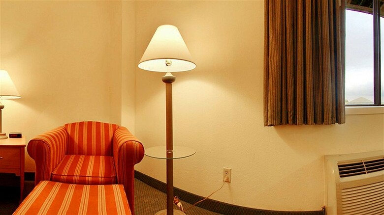 Hotel Baymont By Wyndham Orlando South