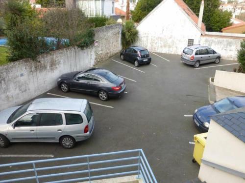 Apartment Semaphore