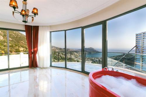 Villa Manolya