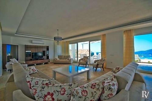 Kalkan Villa Sleeps 17 Pool Air Con Wifi