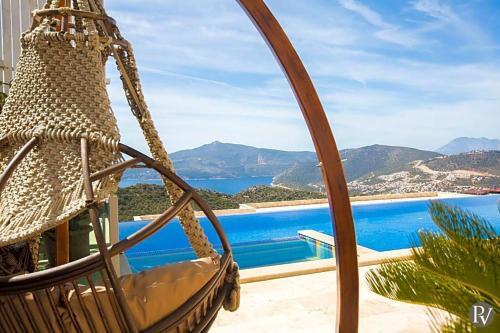 Kalkan Villa Sleeps 14 Pool Wifi