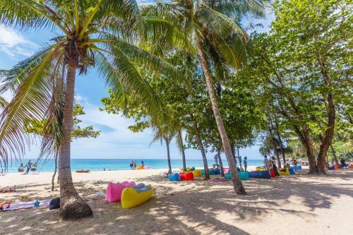 Apartamentos Ocean Stone Phuket By Holy Cow 10