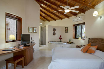 Hotel Tango Mar