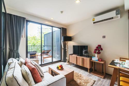 Apartamentos The Deck Patong By Favstay