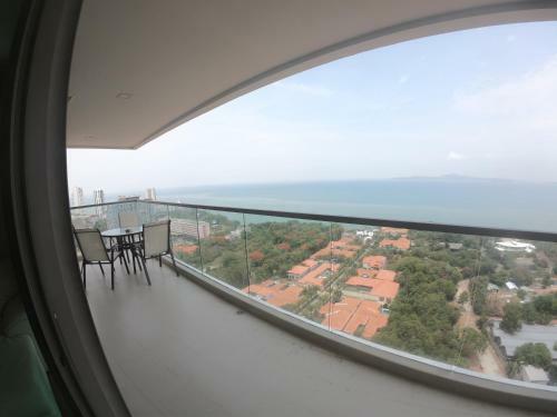 Apartamento The Peak Towers Condominium 24-05