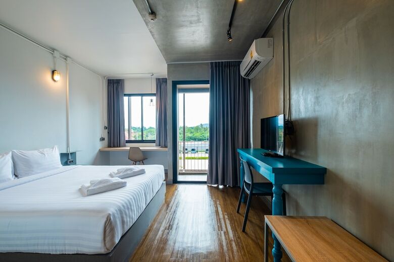S.22 Hotel Suratthani