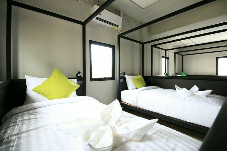 Albergue The Tree Sleep And Space