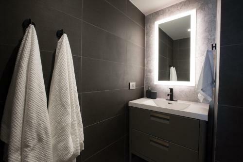 Aparthotel Ocean View Deluxe Suite: Pvt. Beach & Pool