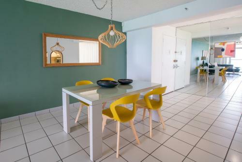 Aparthotel Ocean View Deluxe Suite: Pvt. Beach & Pool
