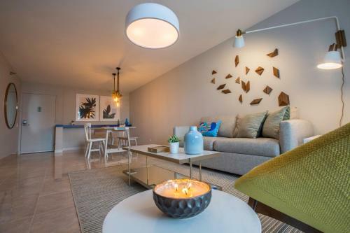 Aparthotel Ocean View Deluxe Suite: Pvt. Beach & Pool