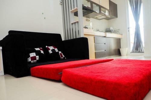 Comfortable 2br Parahyangan Residence Apartment By Travelio