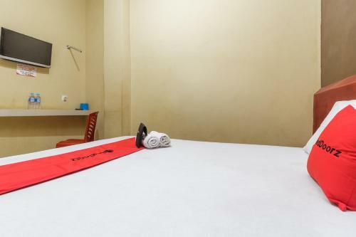 Hostal Reddoorz Near Duta Mall