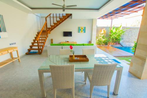 Sun Shoot Villas Seminyak - Villa Sandat