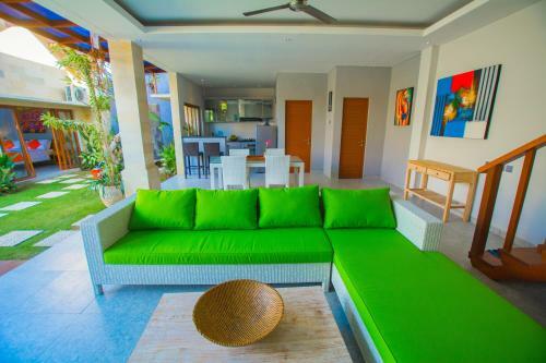 Sun Shoot Villas Seminyak - Villa Sandat
