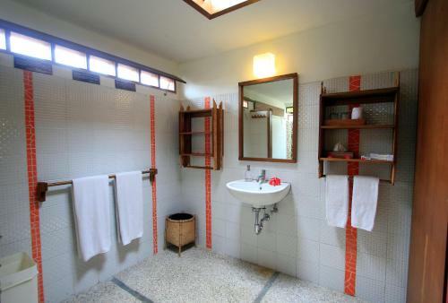 Hotel Cocotinos Manado