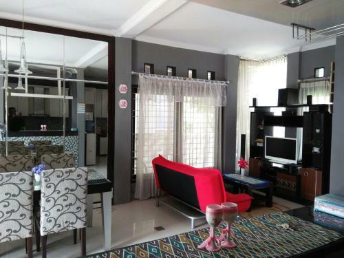 Villa Meninting Regency