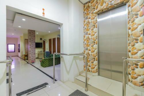 Hotel Reddoorz @ Kampung Bintang