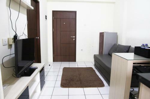 Pool View 2br Kemang View Apartment By Travelio