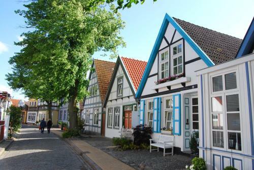Apartamento Ferienwohnung Warnem�nde L (st)