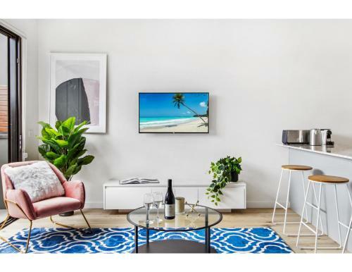 Boutique Apartment In Quiet, Sought-after Suburb
