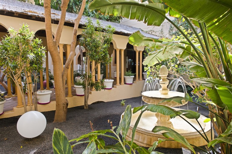 Apartamentos Elba Luc�a Sport & Suite Hotel