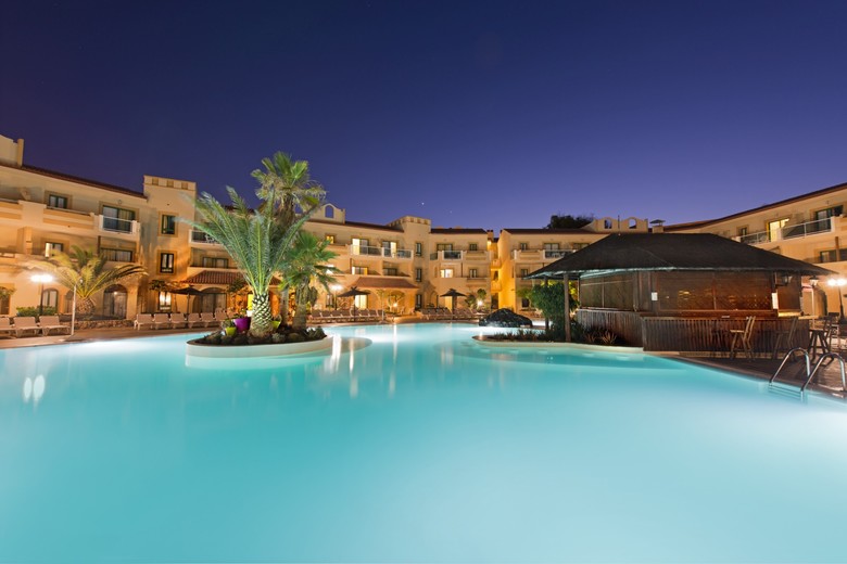 Apartamentos Elba Luc�a Sport & Suite Hotel