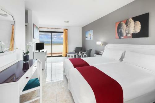 Apartamentos Elba Luc�a Sport & Suite Hotel